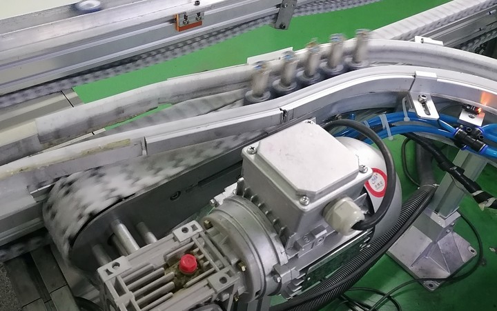 六大常見的柔性輸送設備的介紹